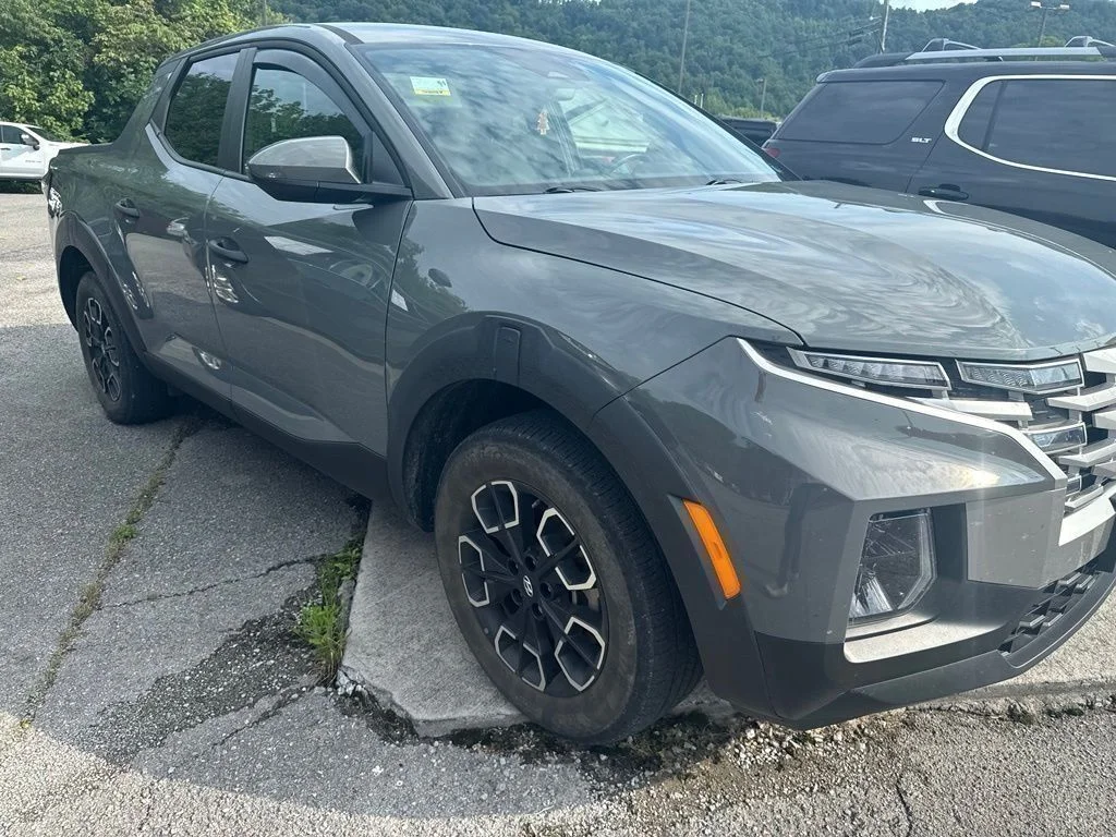 Used 2024 Gray Hyundai SE image 4