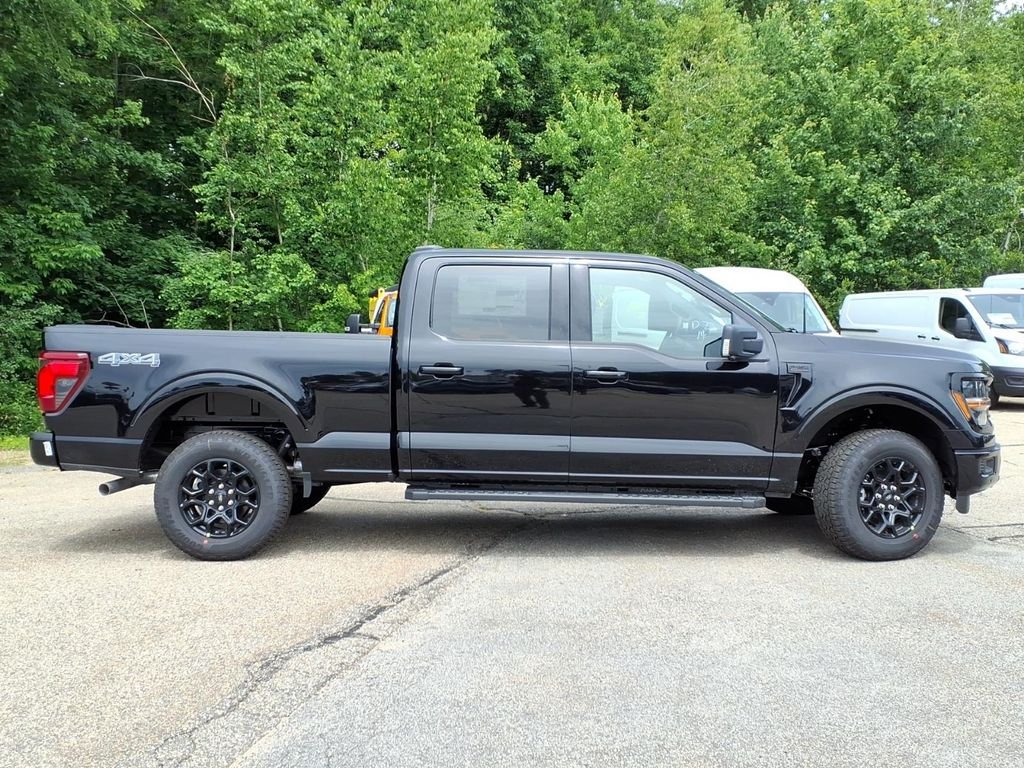 New 2026 Agate Black Metallic Ford XLT image 4