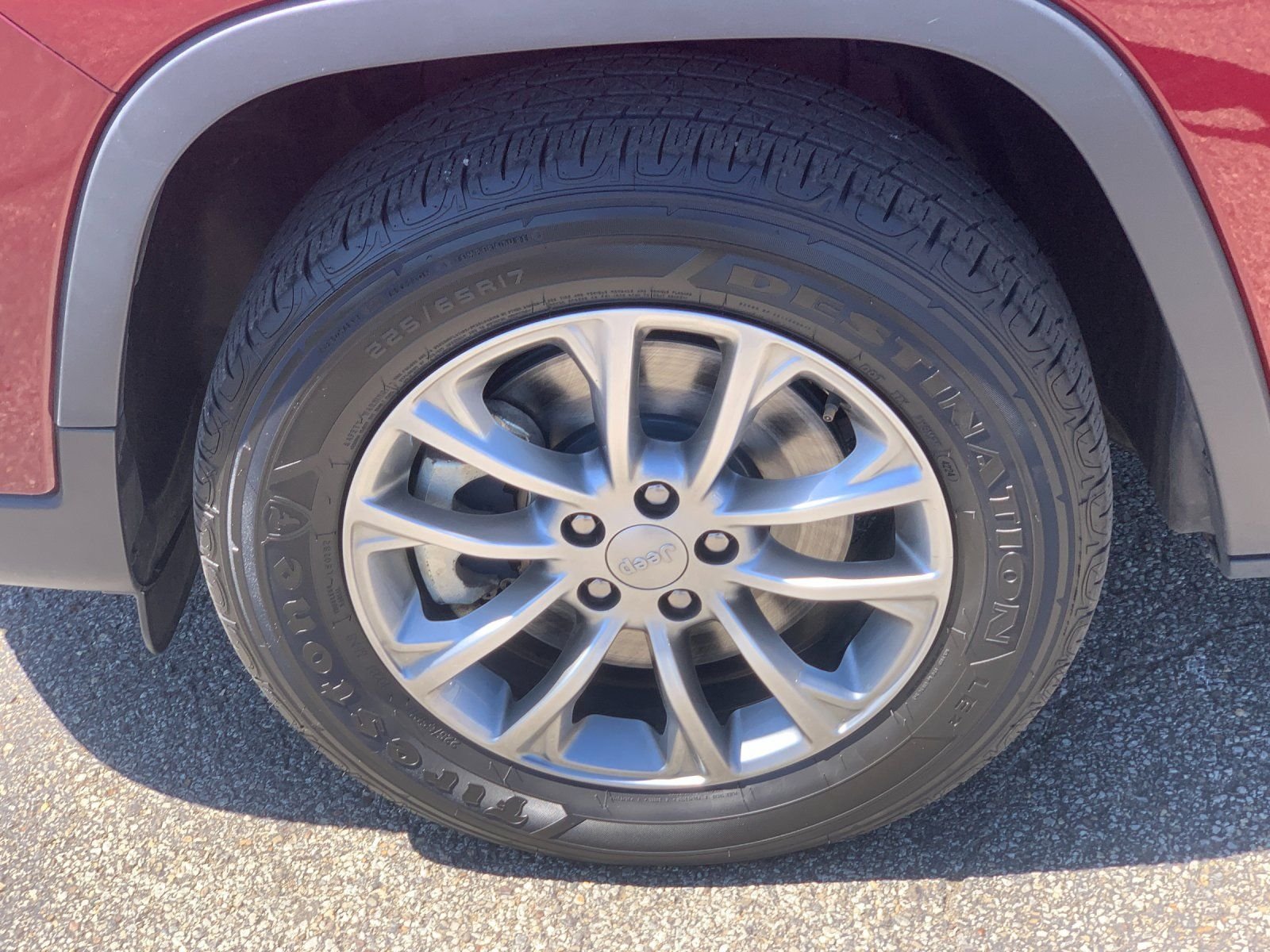 Used 2021 Red Jeep Latitude Lux image 31