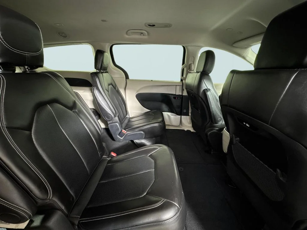 Used 2024 Black Chrysler Touring L image 15