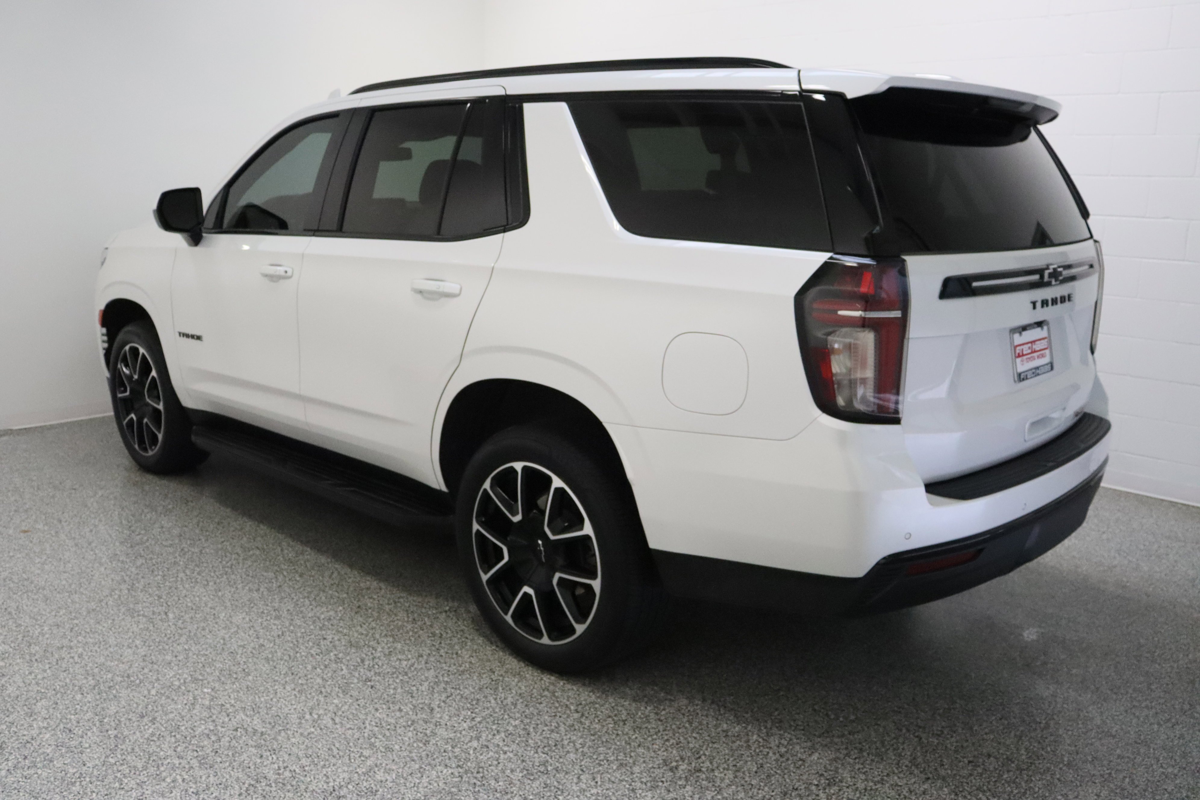 Used 2023 Iridescent Pearl Tricoat Chevrolet RST 5.3L image 9