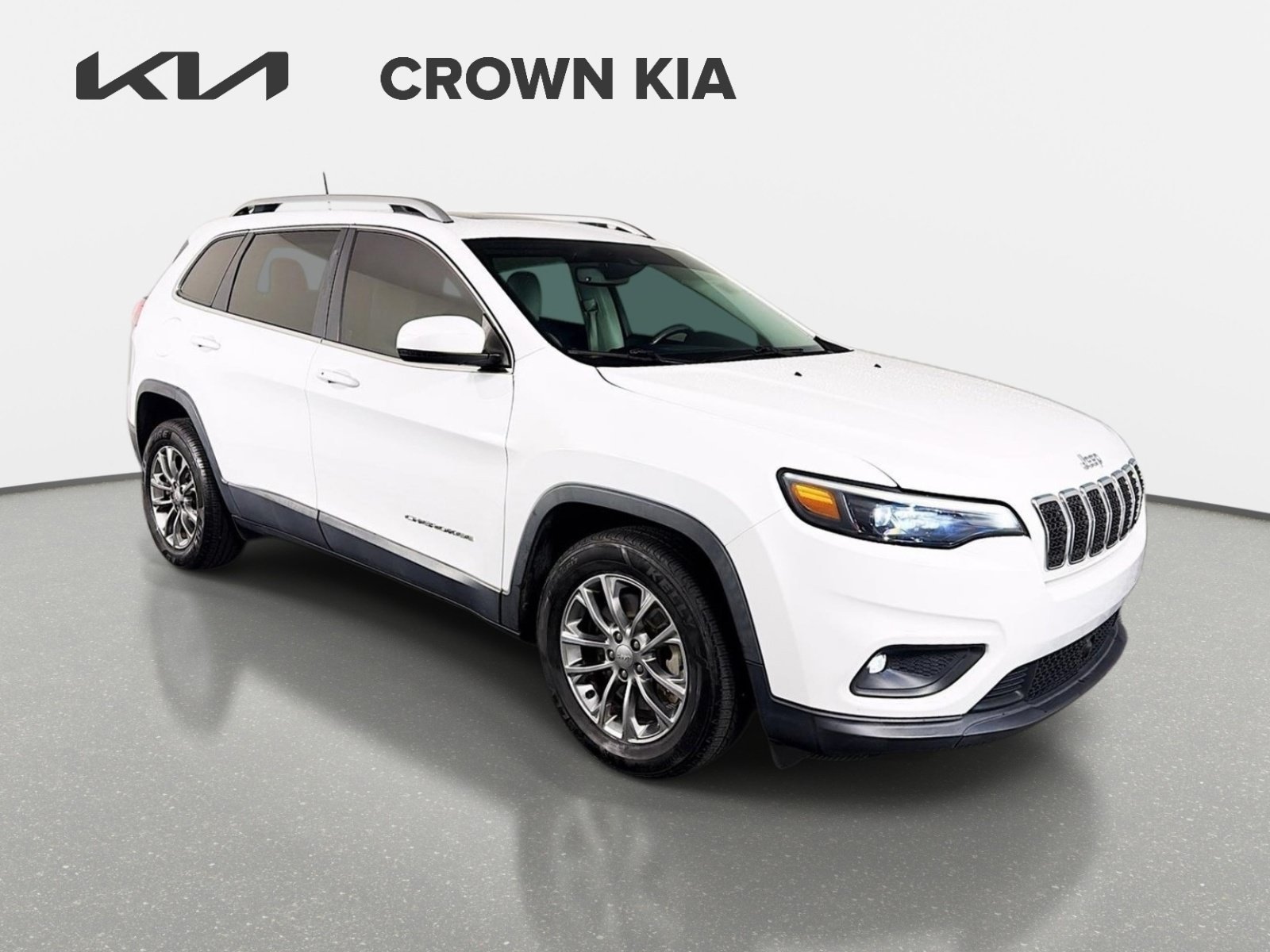 Used 2021 Bright White Clearcoat Jeep Latitude Lux image 3