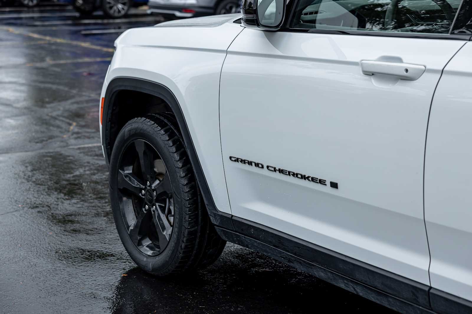 Used 2023 Bright White Clearcoat Jeep Altitude image 36