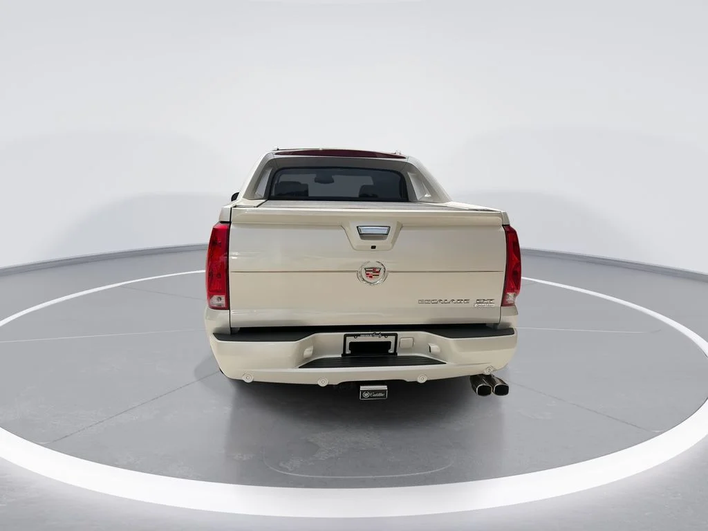 Used 2007 White Cadillac Base image 7