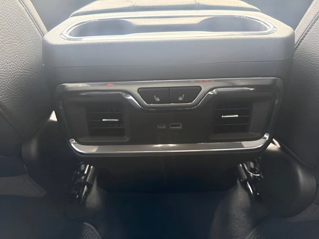 Used 2025 Onyx Black GMC Denali image 14