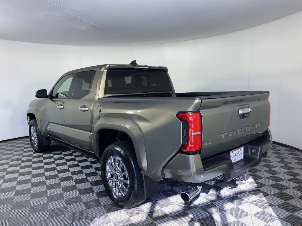 Used 2025 Bronze Toyota Limited image 6
