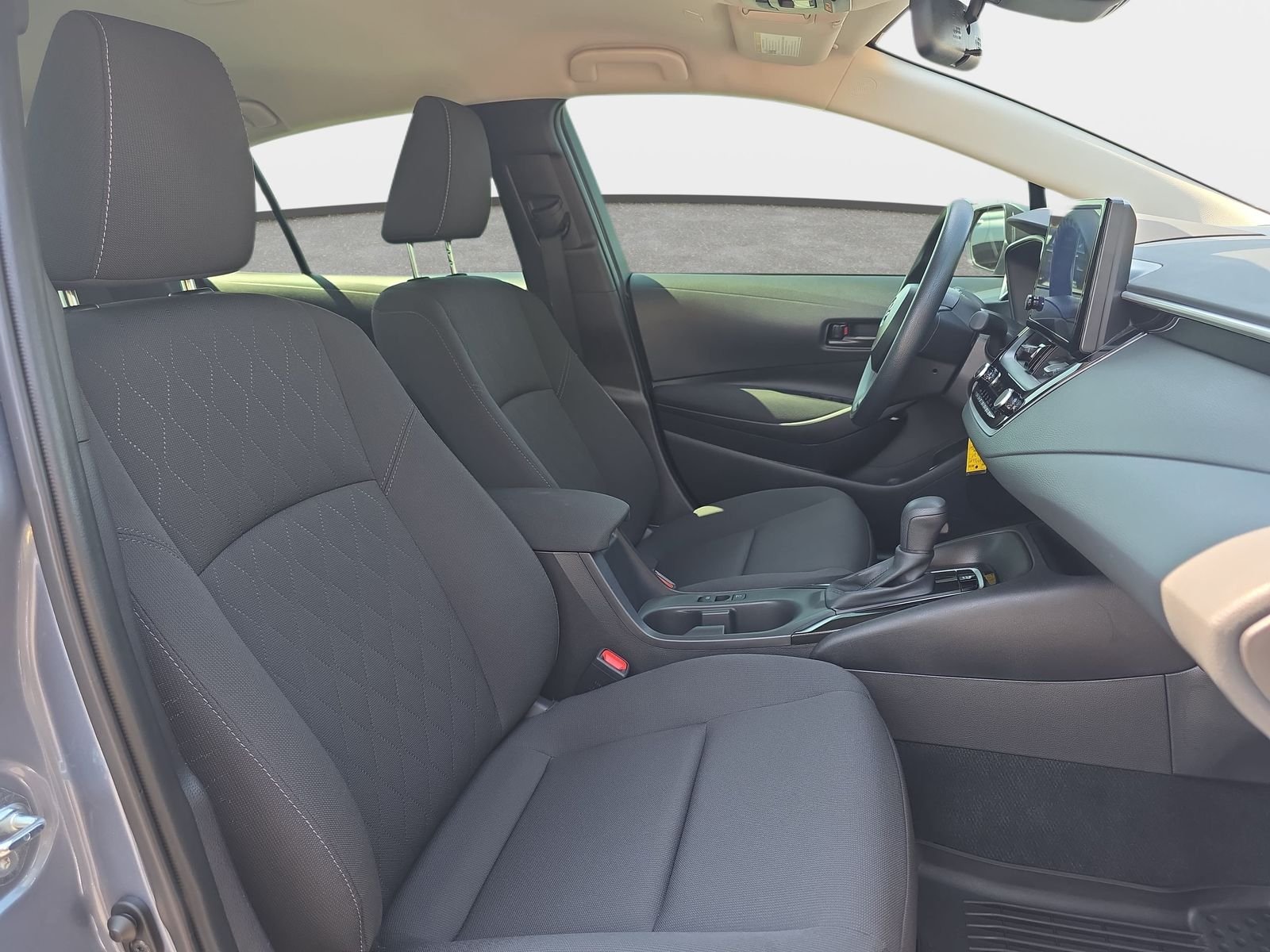 Used 2025  Toyota LE image 10