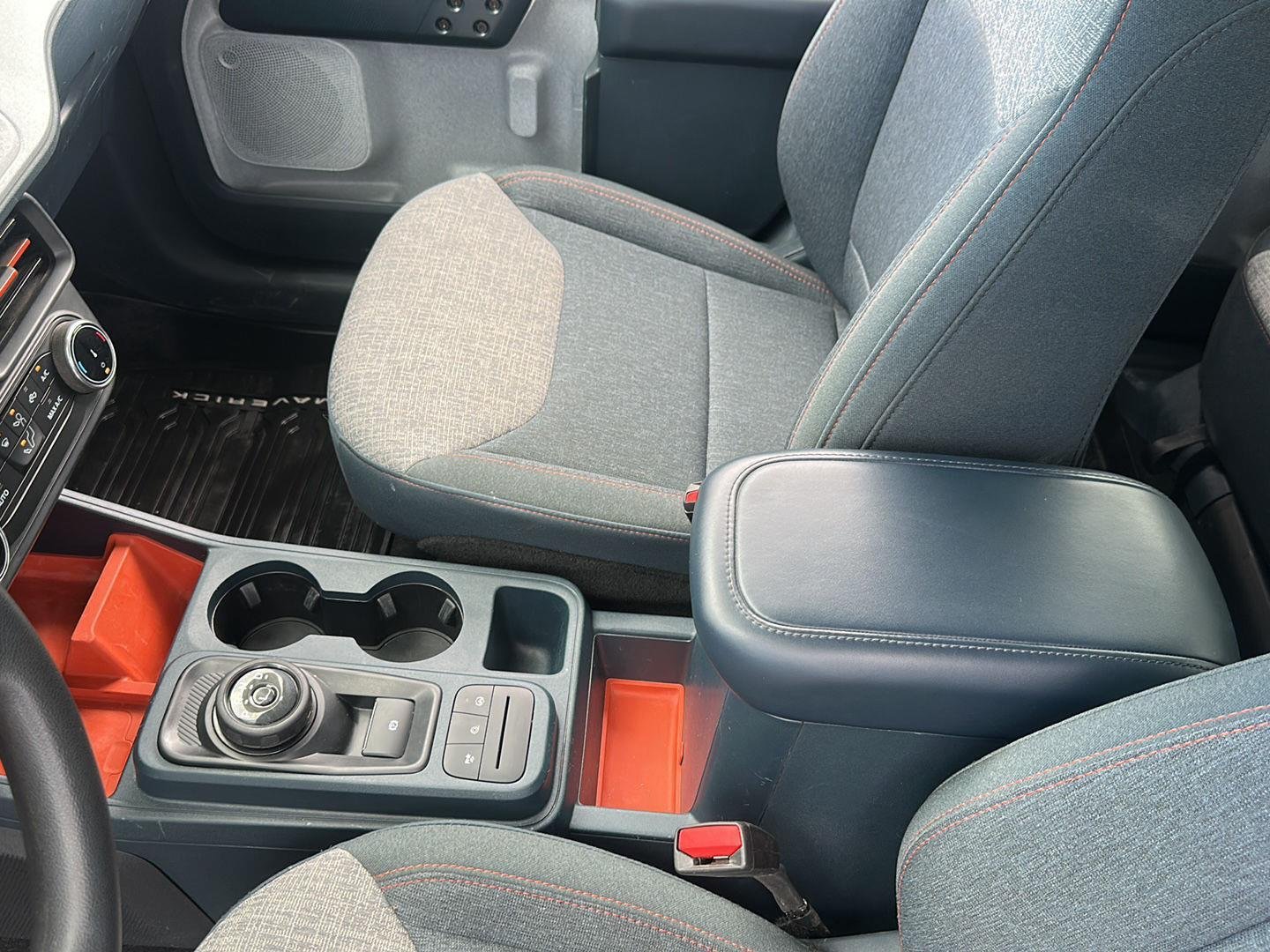 Used 2024 Atlas Blue Metallic Ford XLT image 23