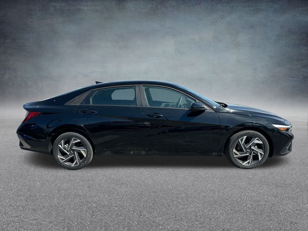 2025 Hyundai Elantra SEL - Photo 34