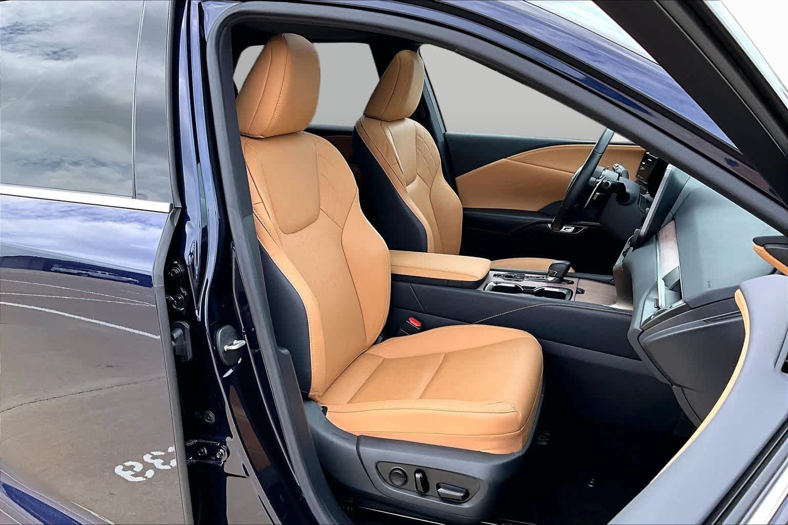 Used 2025 Nightfall Mica Lexus Premium Plus image 9