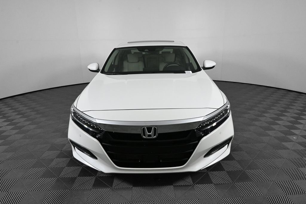 Used 2018  Honda Touring image 32