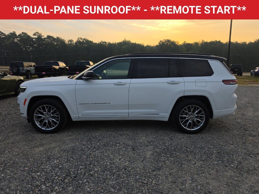 Used 2025 White Jeep Summit image 3