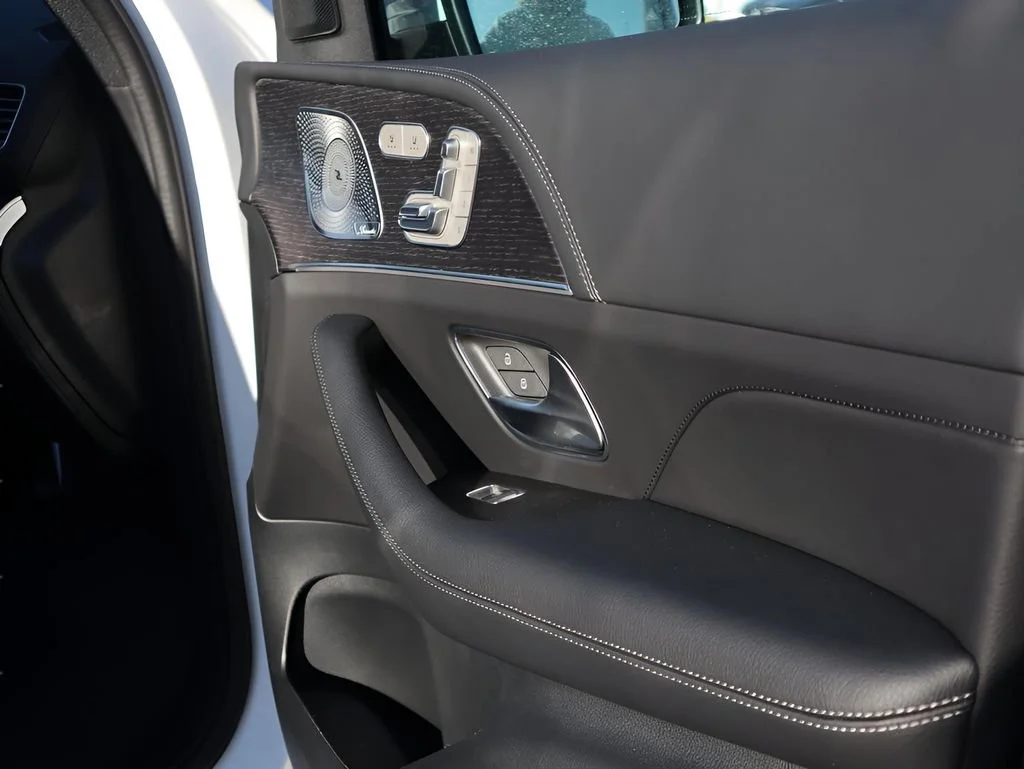 New 2026 MANUFAKTUR Moonlight White Metallic Mercedes-Benz GLE 350 image 63