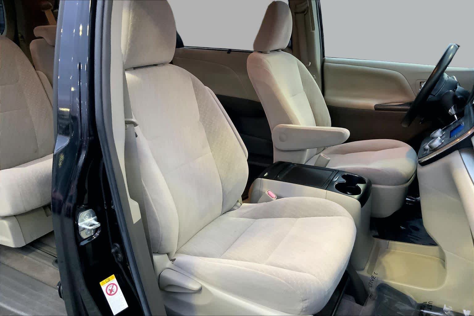Used 2018 Midnight Black Metallic Toyota LE Auto Access Seat image 8