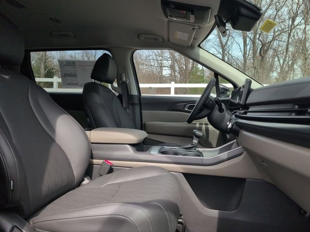 New 2026 Aurora Black Pearl Kia LXS image 28