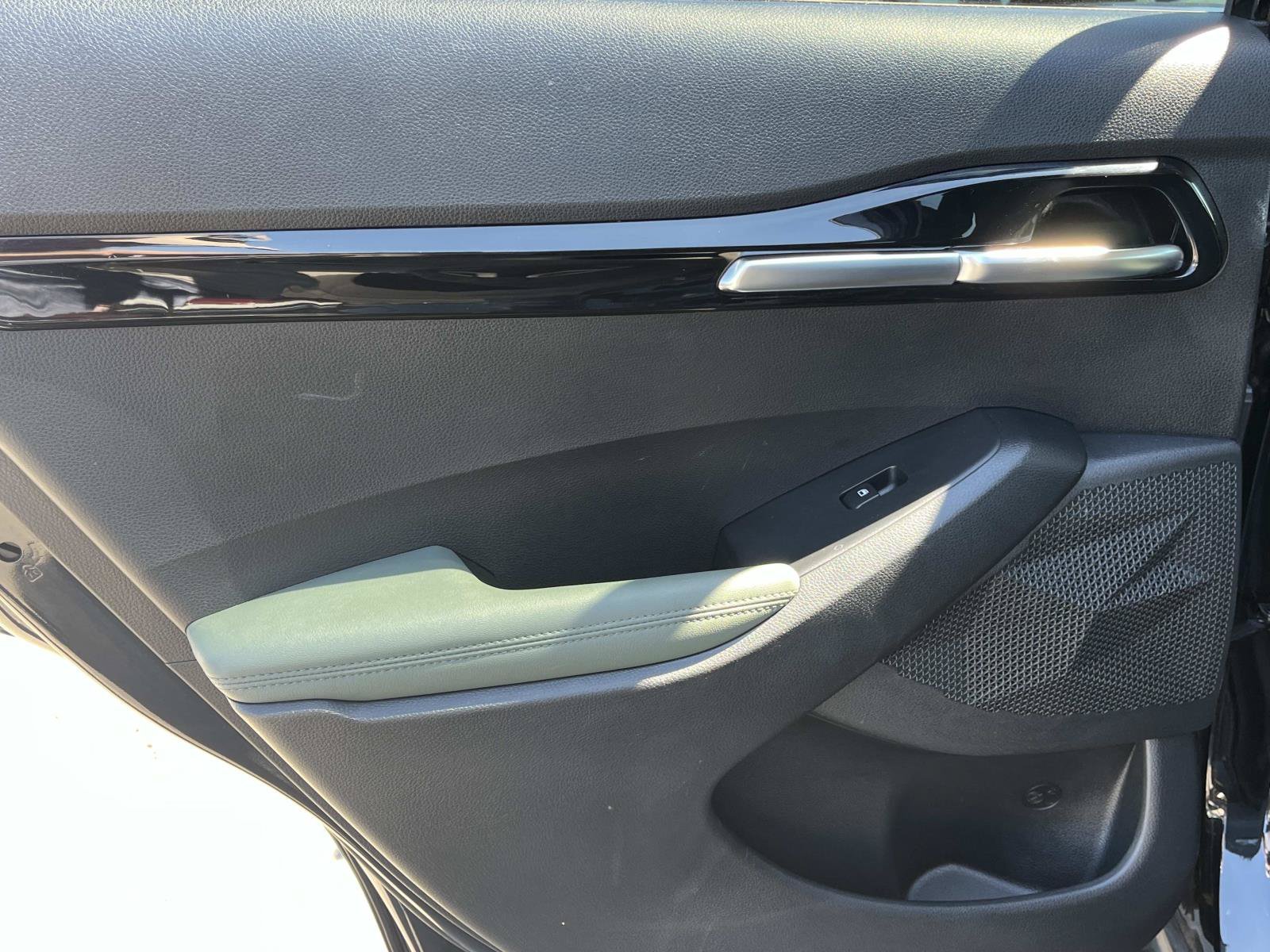 Used 2024 Fusion Black Kia SX image 19