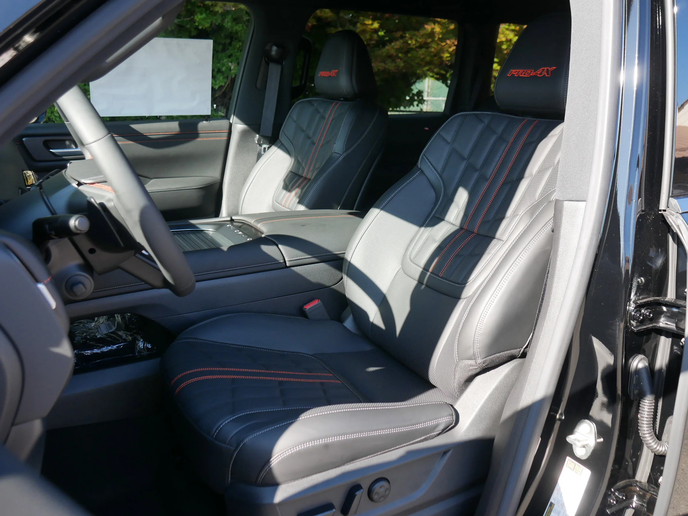 2026 Nissan Armada PRO-4X - Photo 38