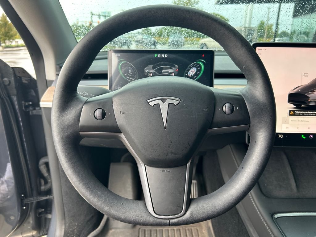 Used 2023  Tesla Long Range image 13
