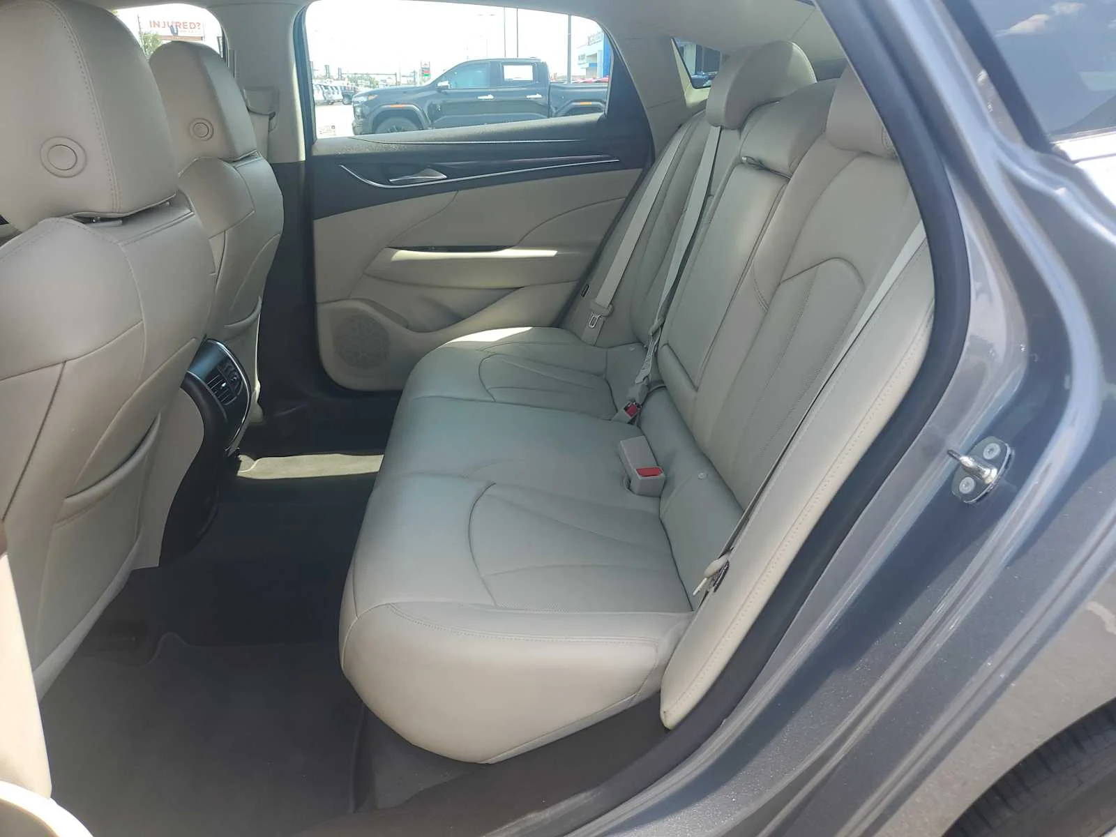 Used 2018 SATIN STEEL METALLIC Buick Essence image 23