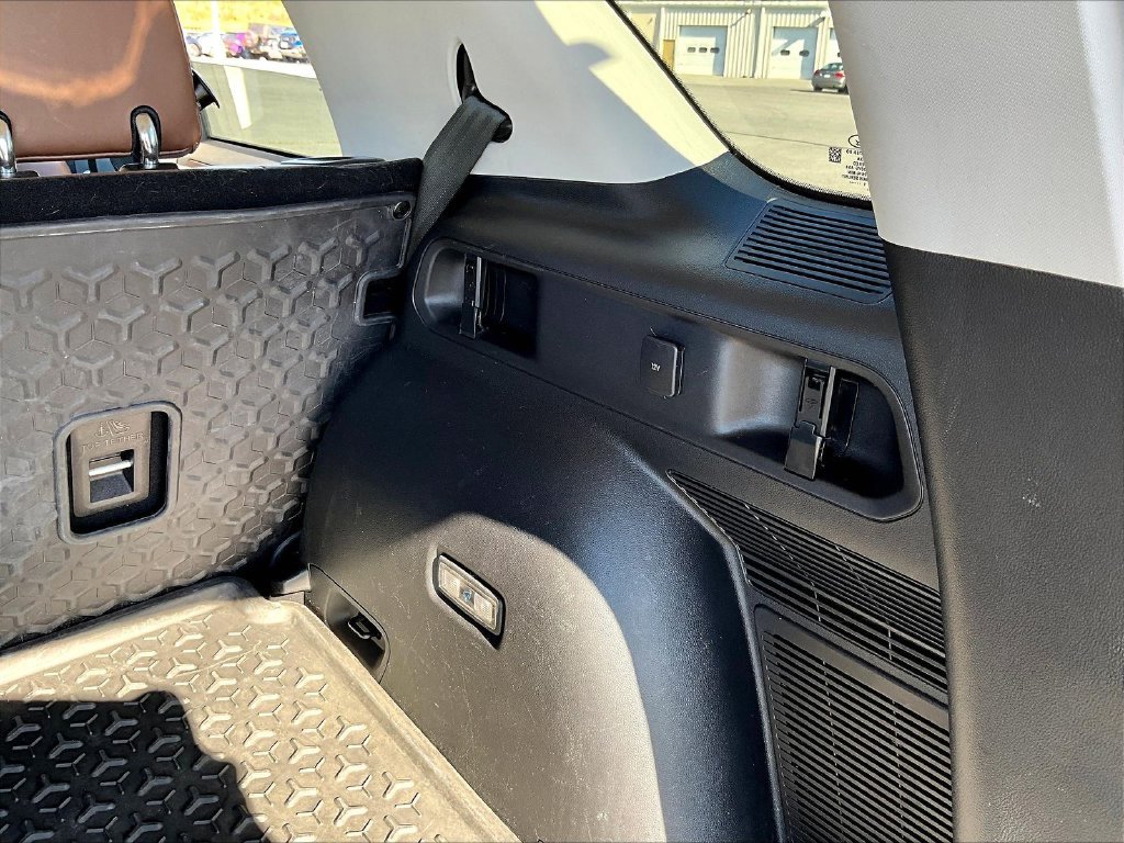Used 2021 Red Ford Outer Banks image 29