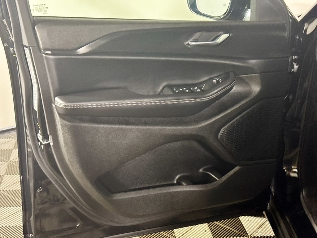 Certified Used 2025 Black Jeep Altitude X image 11