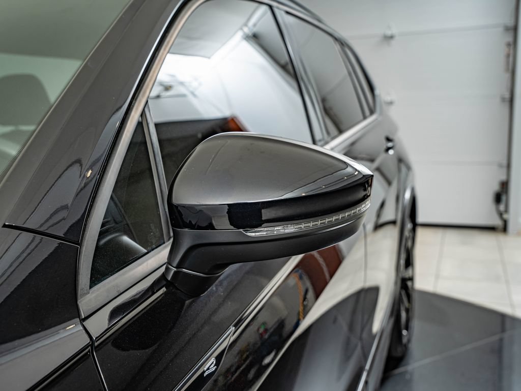 Used 2023 Deep Black Pearl Volkswagen 2.0T SE R-Line Black image 9
