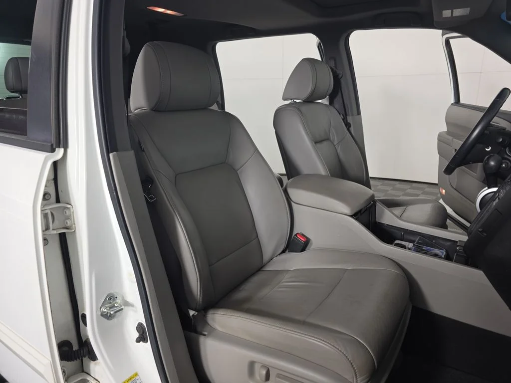 Used 2011  Honda EX-L image 21