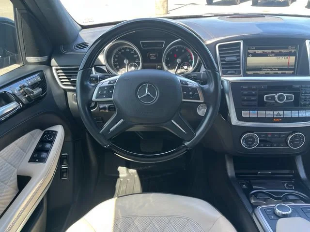Used 2016 Obsidian Black Metallic Mercedes-Benz GL 550 image 20