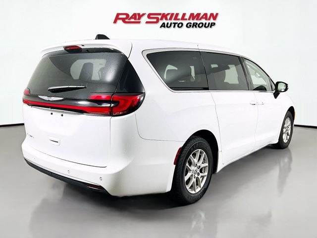 2023 Chrysler Pacifica Touring L - Photo 7