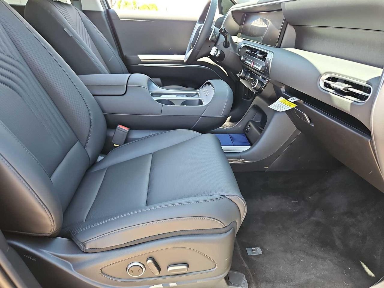 New 2026 Titan Charcoal Pearl Hyundai SEL Premium 7P image 21