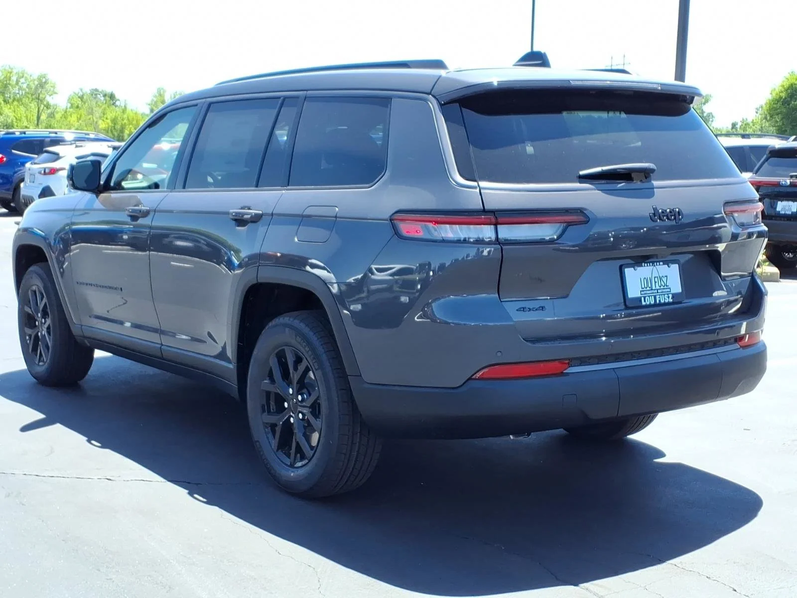 New 2026 Baltic Gray Metallic Clear-Coat Exterior Paint Jeep Laredo image 4