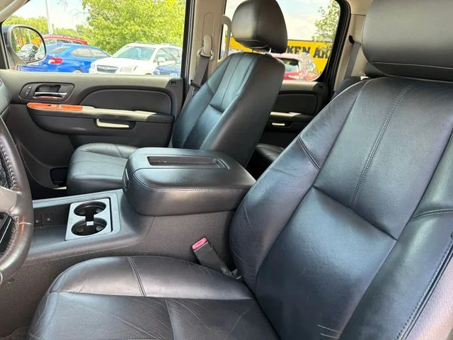 Used 2011 Black GMC SLT image 18