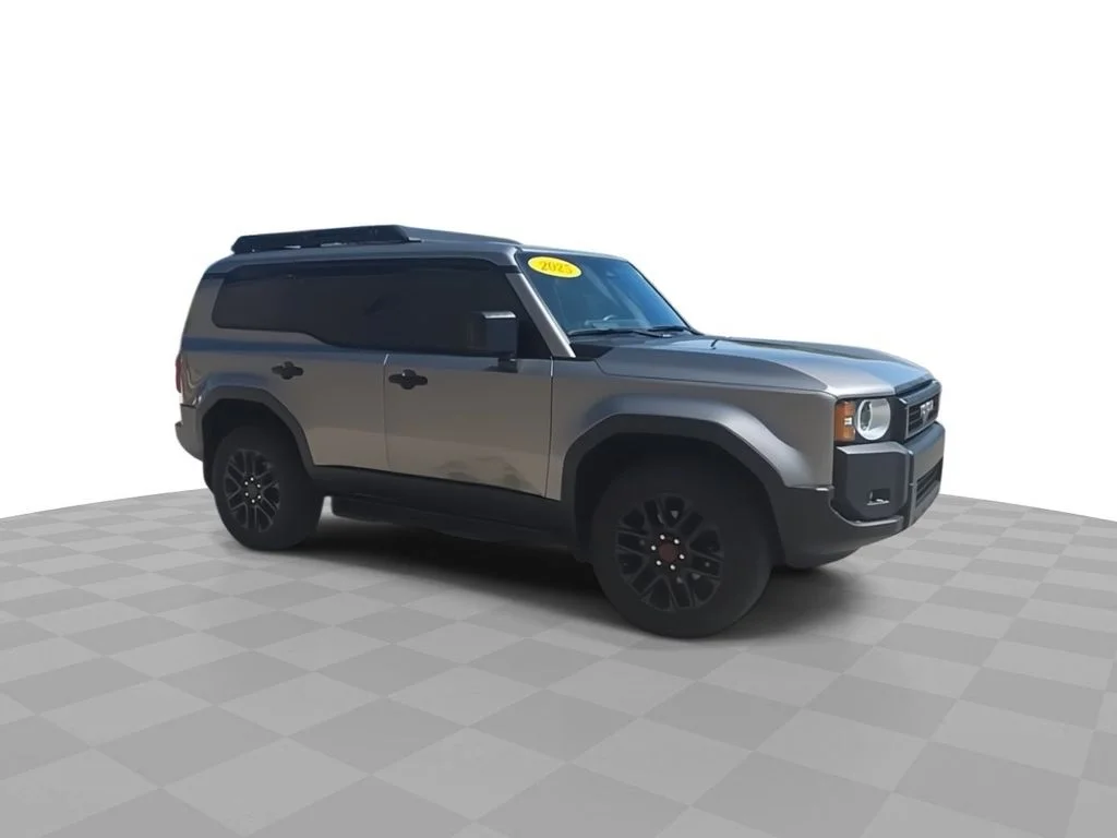 Certified Used 2025  Toyota 1958 image 3