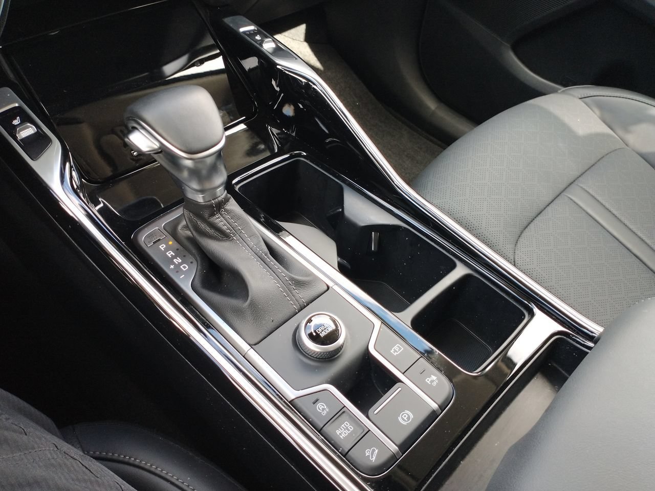 Used 2022 Ebony Black Kia SX image 27