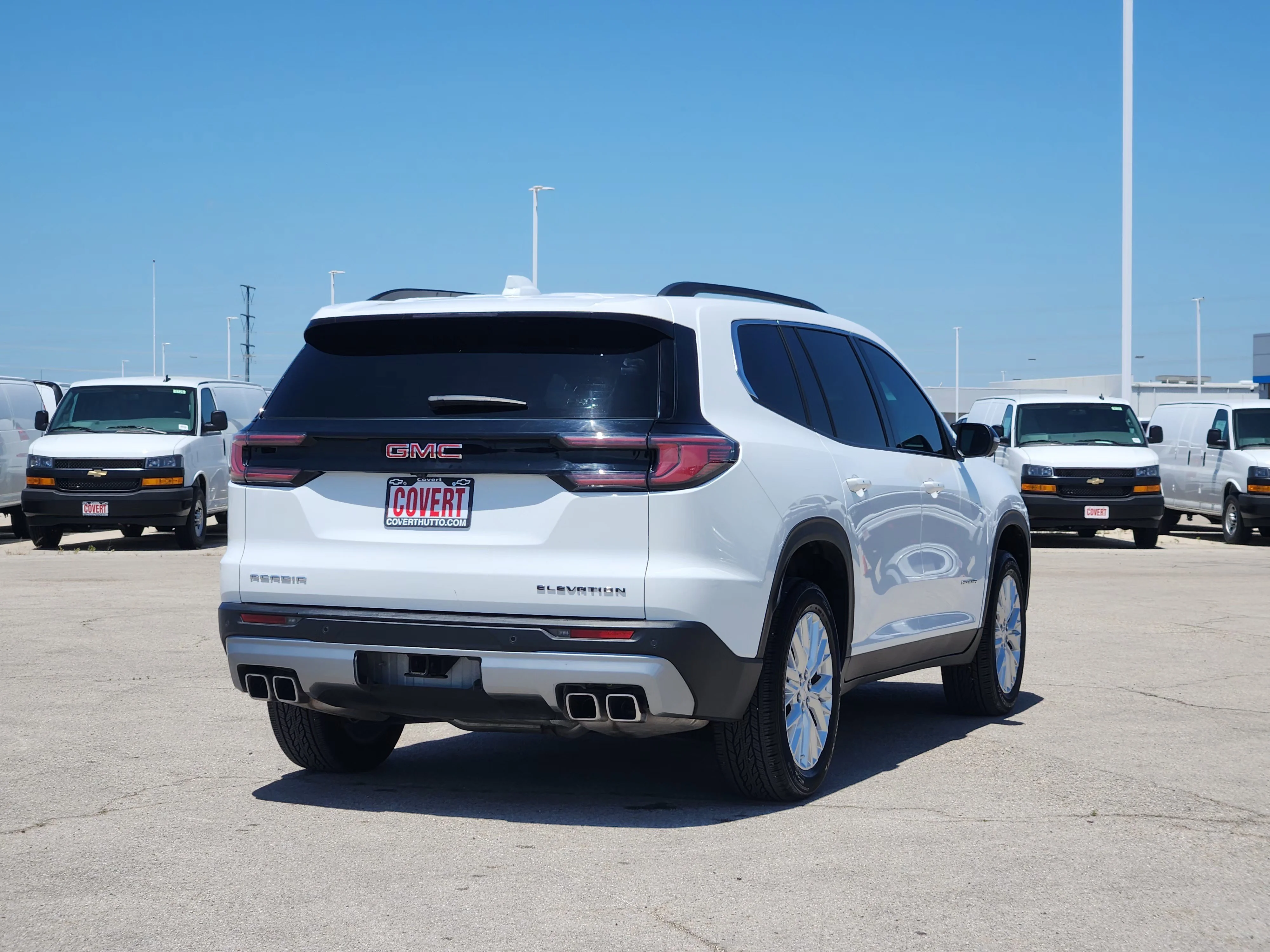 Used 2024 Summit White GMC Elevation image 7