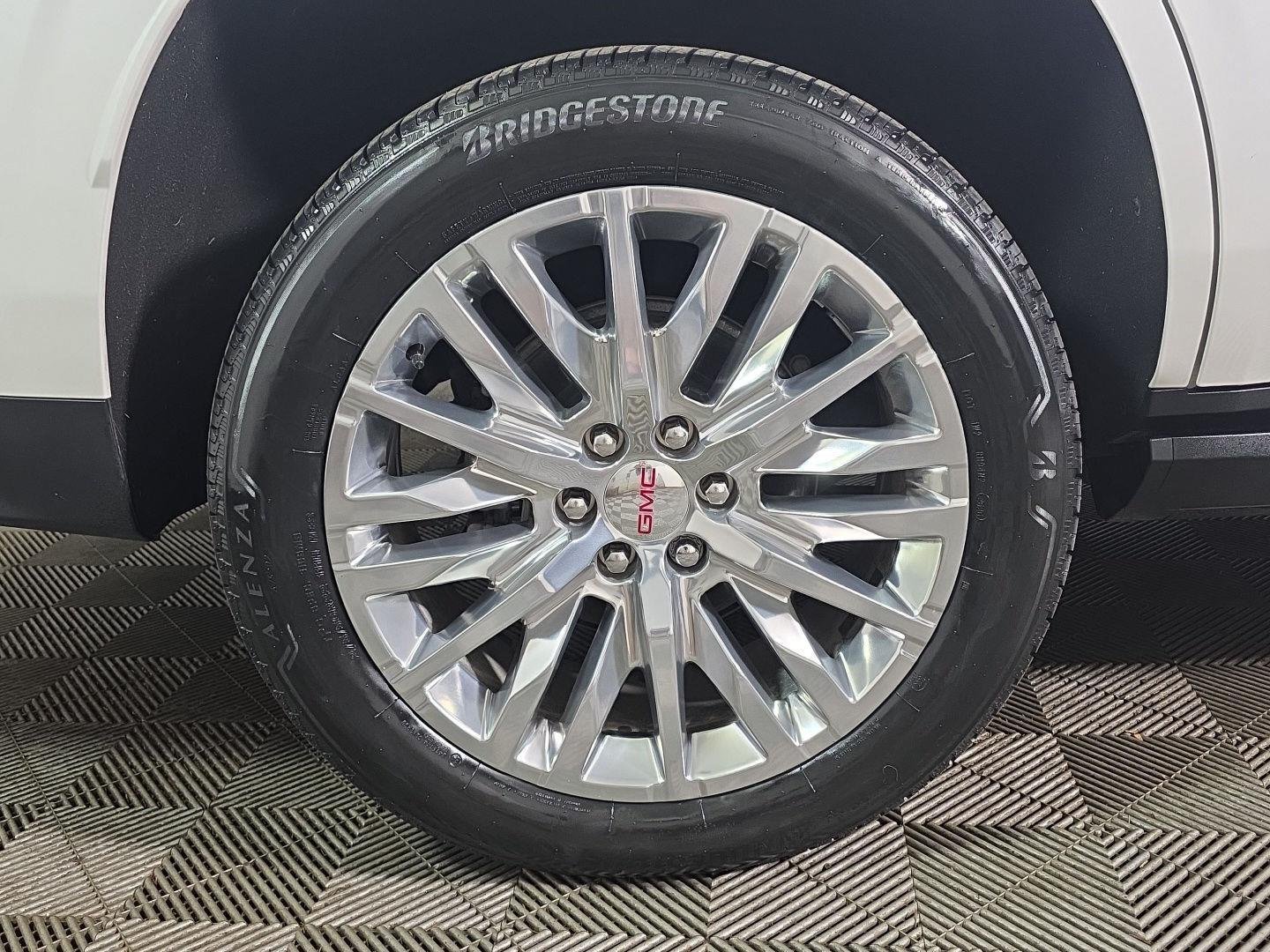 Used 2024 White Frost Tricoat GMC Denali image 2