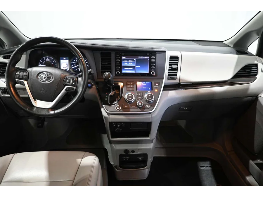 Used 2020 GRAY Toyota XLE Mobility Handicap Van image 22