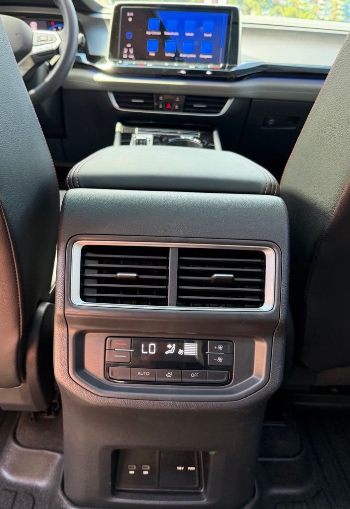 Used 2024 Gray Volkswagen 2.0T Peak Edition SE w/Technology image 15