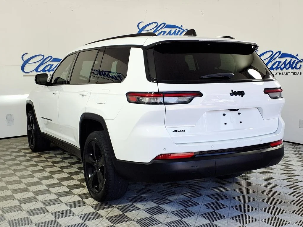 Used 2024 White Jeep Altitude X image 2