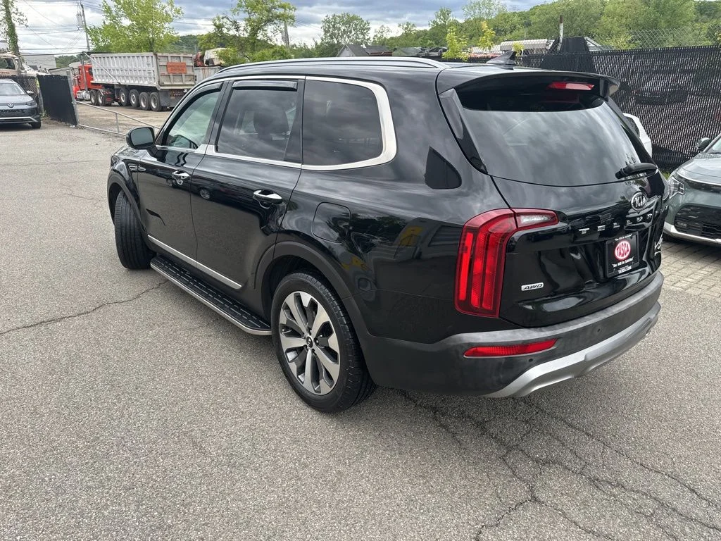 Used 2020 Black Kia S image 4