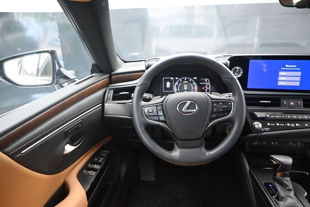 Used 2024 White Lexus 350 image 29
