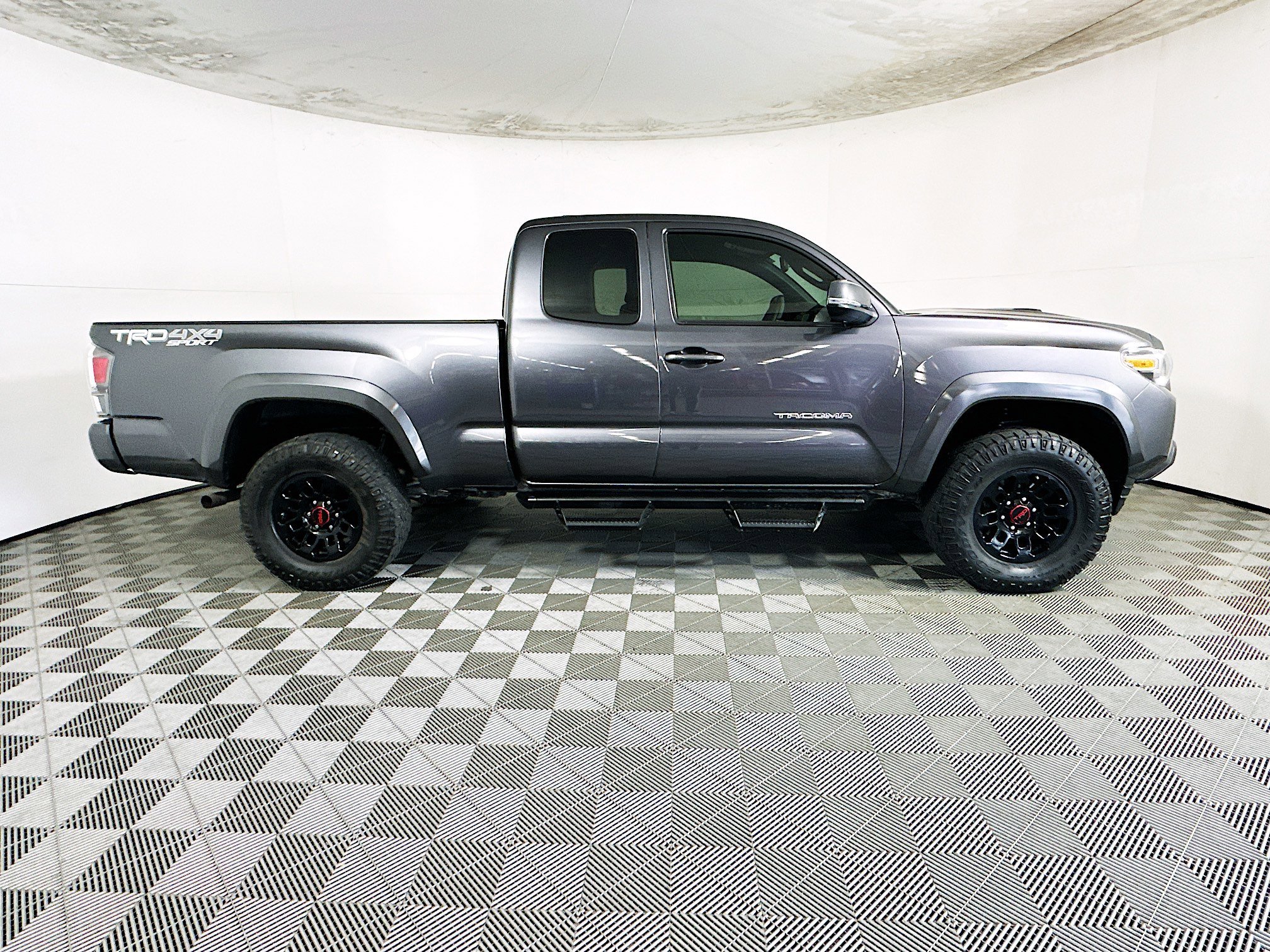 2022 Toyota Tacoma thumbnail 4