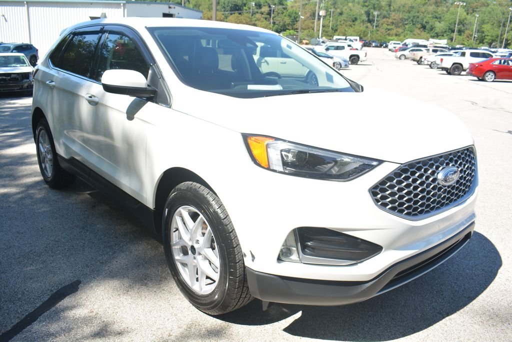 Certified Used 2024 White Ford SEL image 4