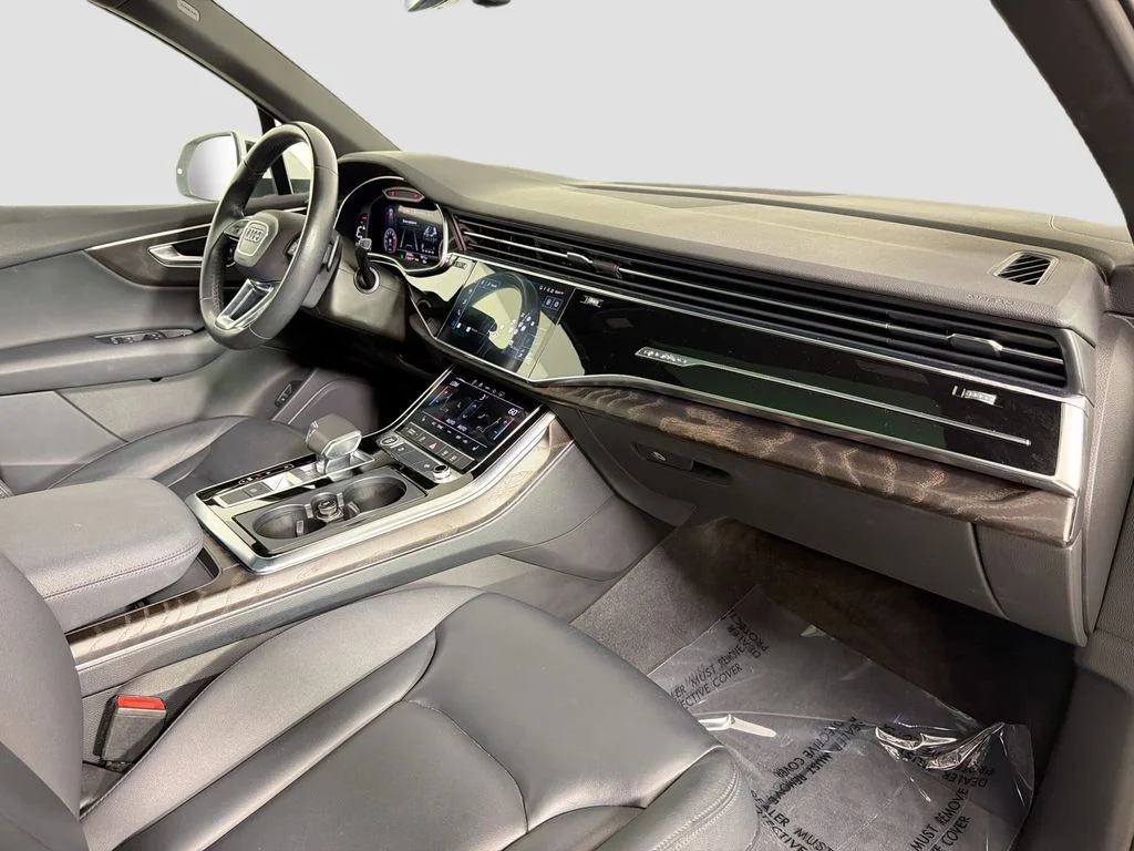 Used 2021 White Audi 45 Premium image 31