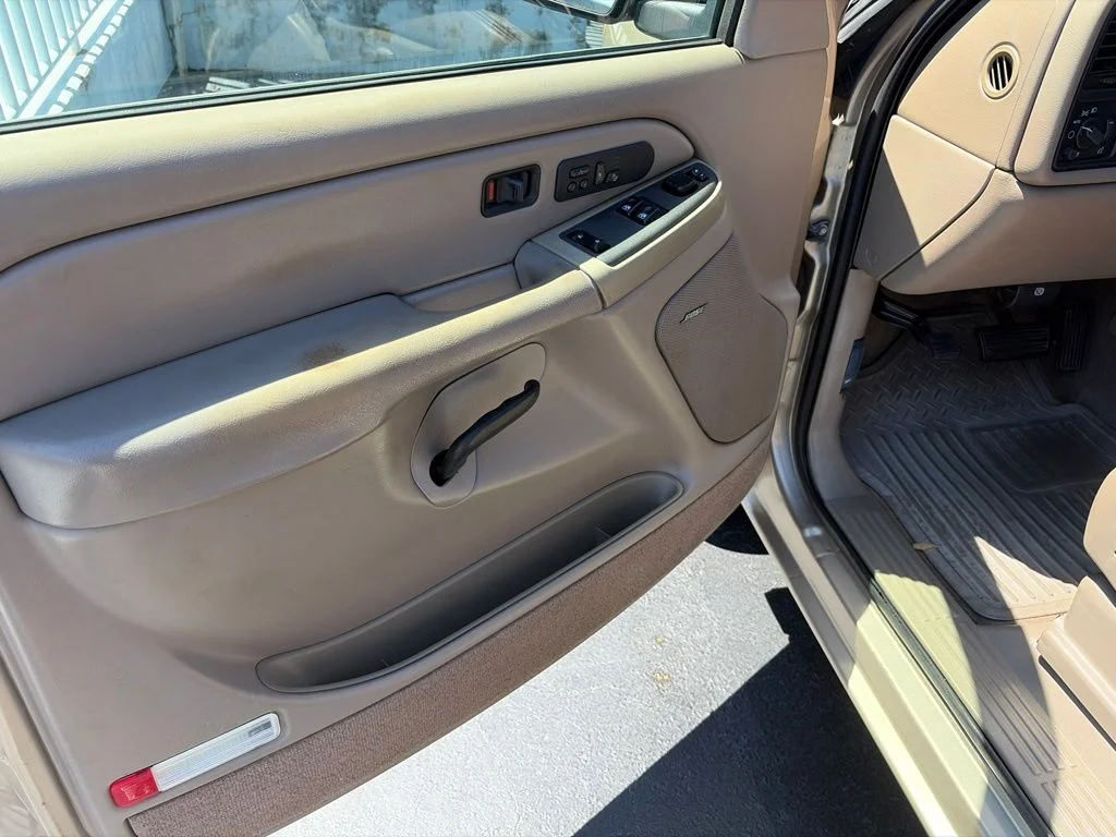 Used 2004 Sand Beige GMC SLT image 9