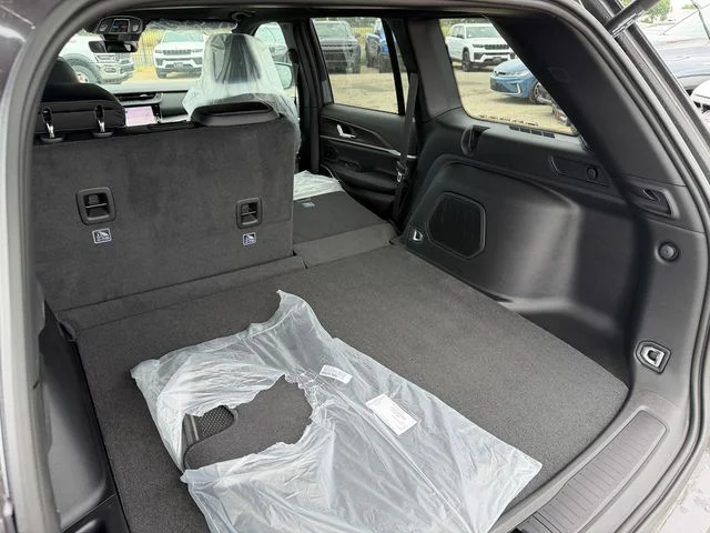 New 2026 Baltic Gray Metallic Clear-Coat Exterior Paint Jeep Limited image 27