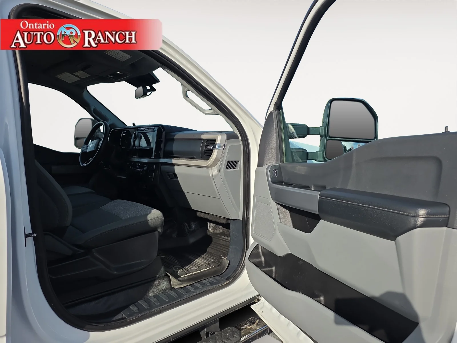 Used 2024 Oxford White Ford XLT image 8