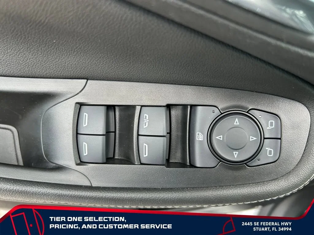 Used 2023 White Frost Tricoat Buick Select image 12