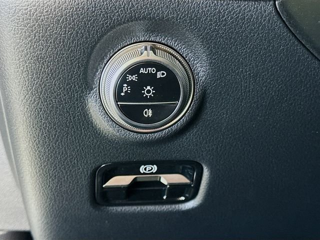 Used 2026 Silver Mercedes-Benz C 300 image 10