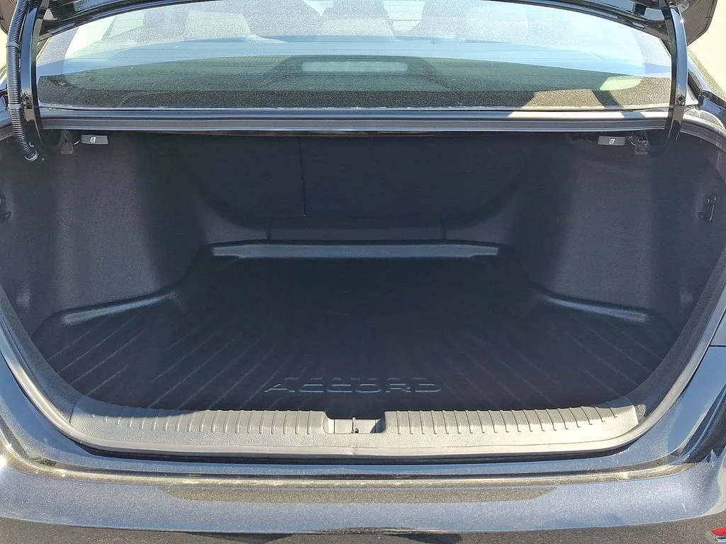Certified Used 2025  Honda SE image 28